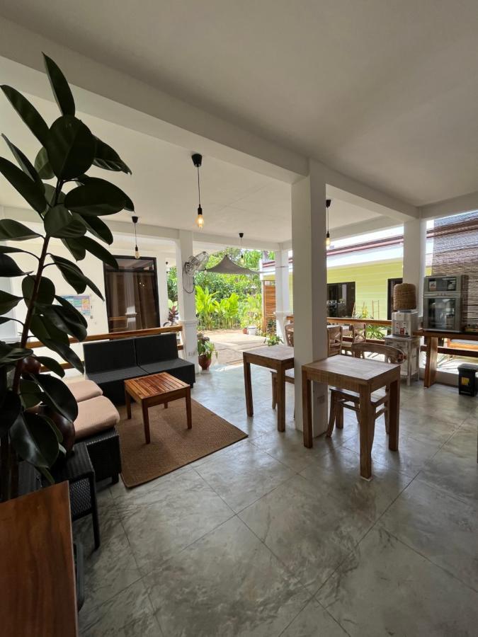 Hutch Lodging House El Nido Exterior foto